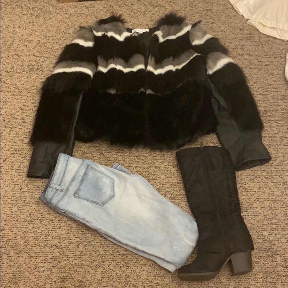 NWOT New York & co faux fur bomber